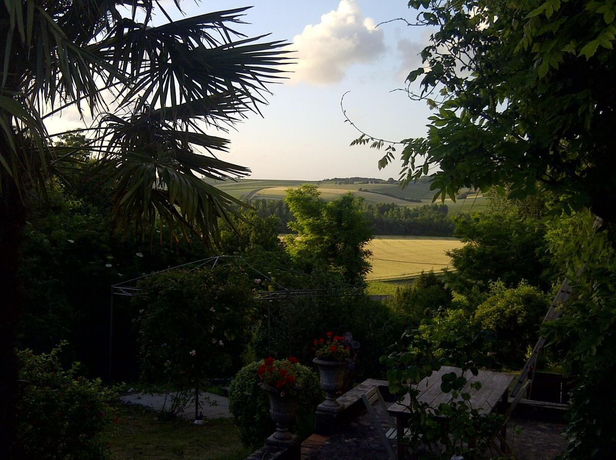 Chez Brown Bed & Breakfast Saint-Thomas-de-Cônac Exterior foto